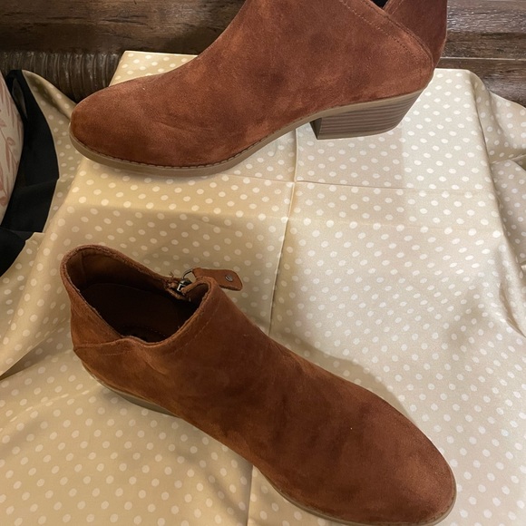 SO brand ankle boots, super comfy! Never worn, slightly too big for my foot. - Picture 2 of 5